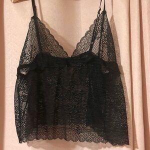 Black Cropped Scalloped Hem Lace Bralette Top